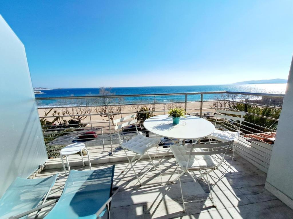 Appartamento Le Panorama Fréjus Esterno foto